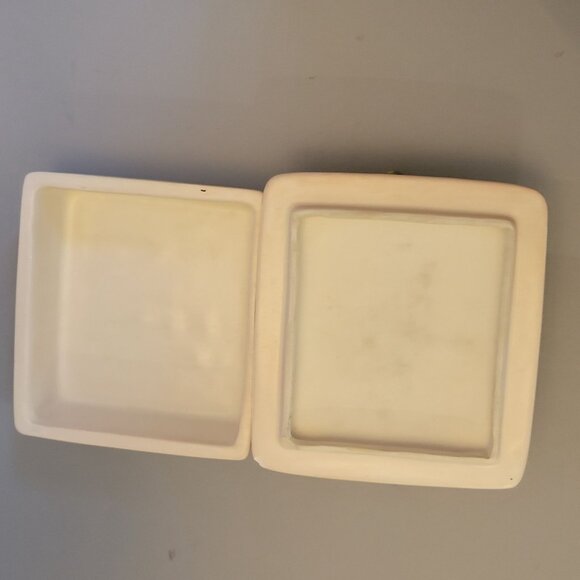 Decorative Ceramic Trinket Box With Floral Design & Lid - Picture 2 of 9